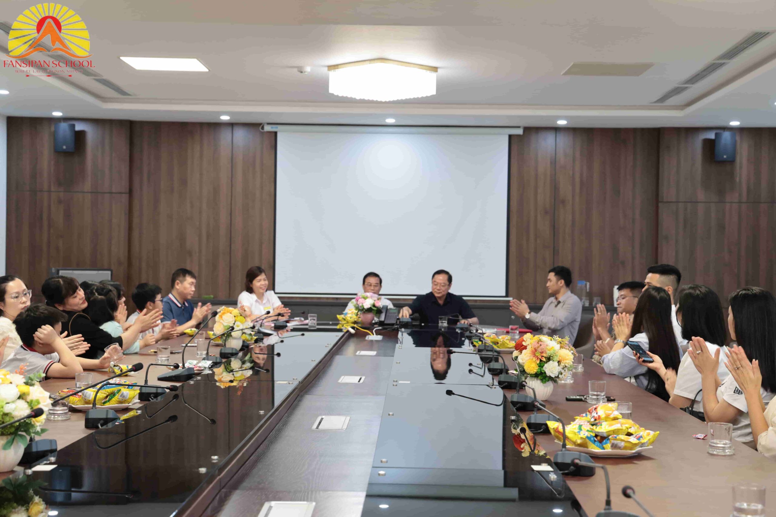 TIẾP LỬA ĐỘI TUYỂN HỌC SINH GIỎI KHỐI 4-5 TRƯỚC NGÀY RA QUÂN