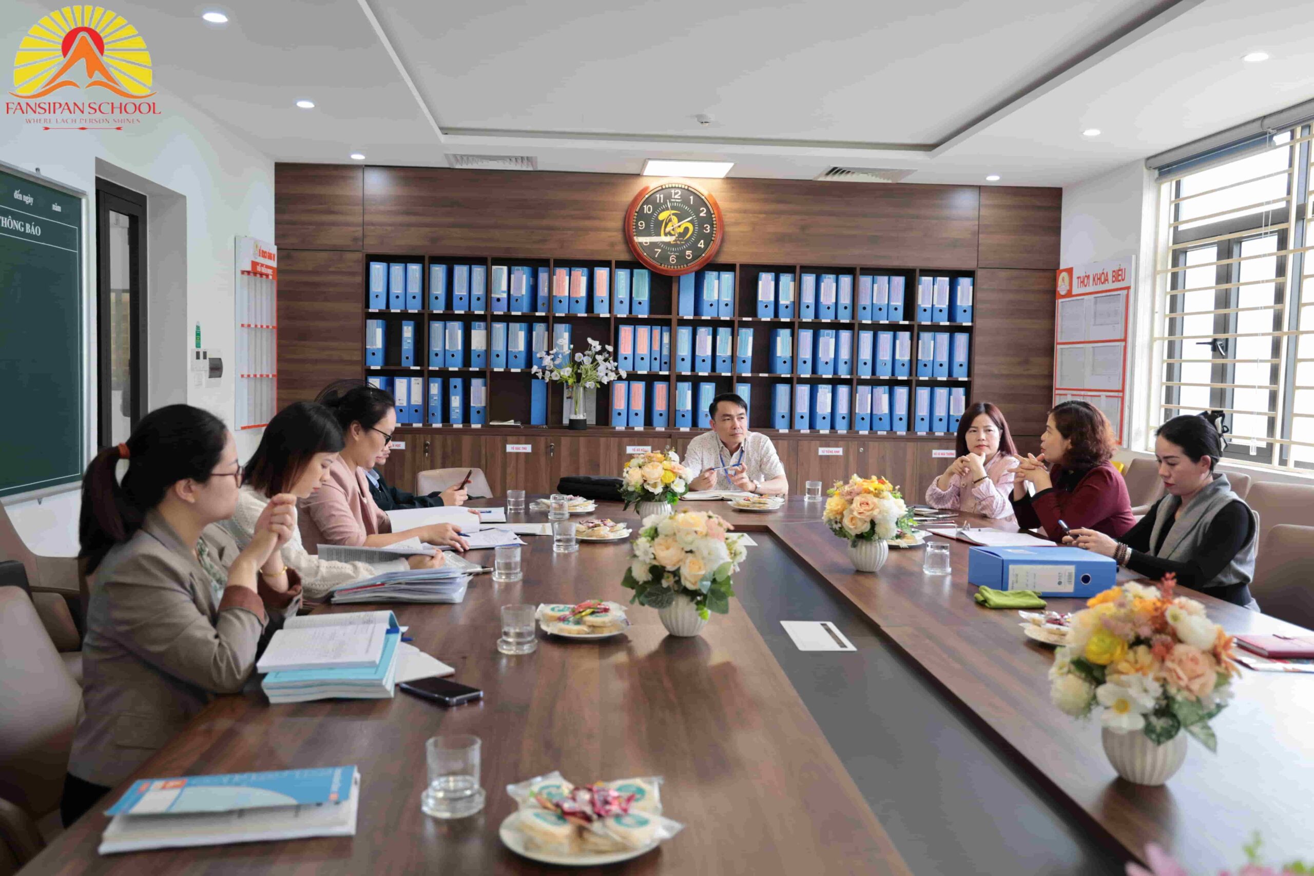 TIẾP ĐOÀN KIỂM TRA LIÊN NGÀNH VỀ AN TOÀN THỰC PHẨM TẠI CÁC BẾP ĂN TẬP THỂ TRONG TRƯỜNG HỌC