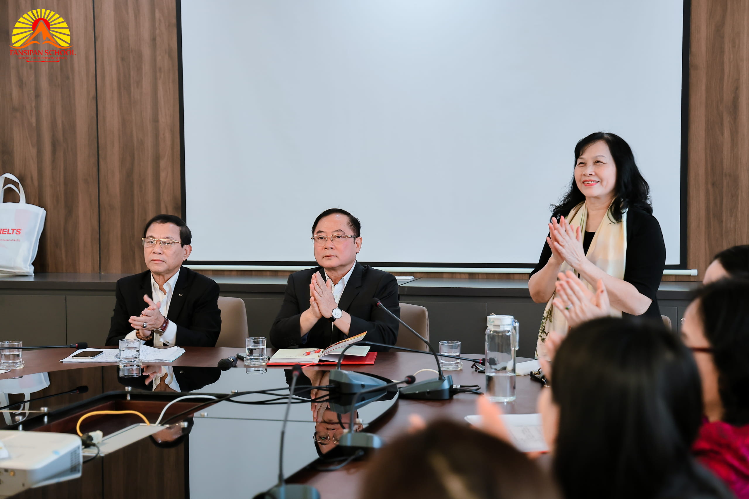 CHÀO ĐÓN TIẾN SỸ LÊ THỊ CHÍNH – CHỦ TỊCH HỘI ĐỒNG CỐ VẤN – THÀNH VIÊN SÁNG LẬP TRƯỜNG, CHÍNH THỨC ĐỒNG HÀNH CÙNG FANSIPAN