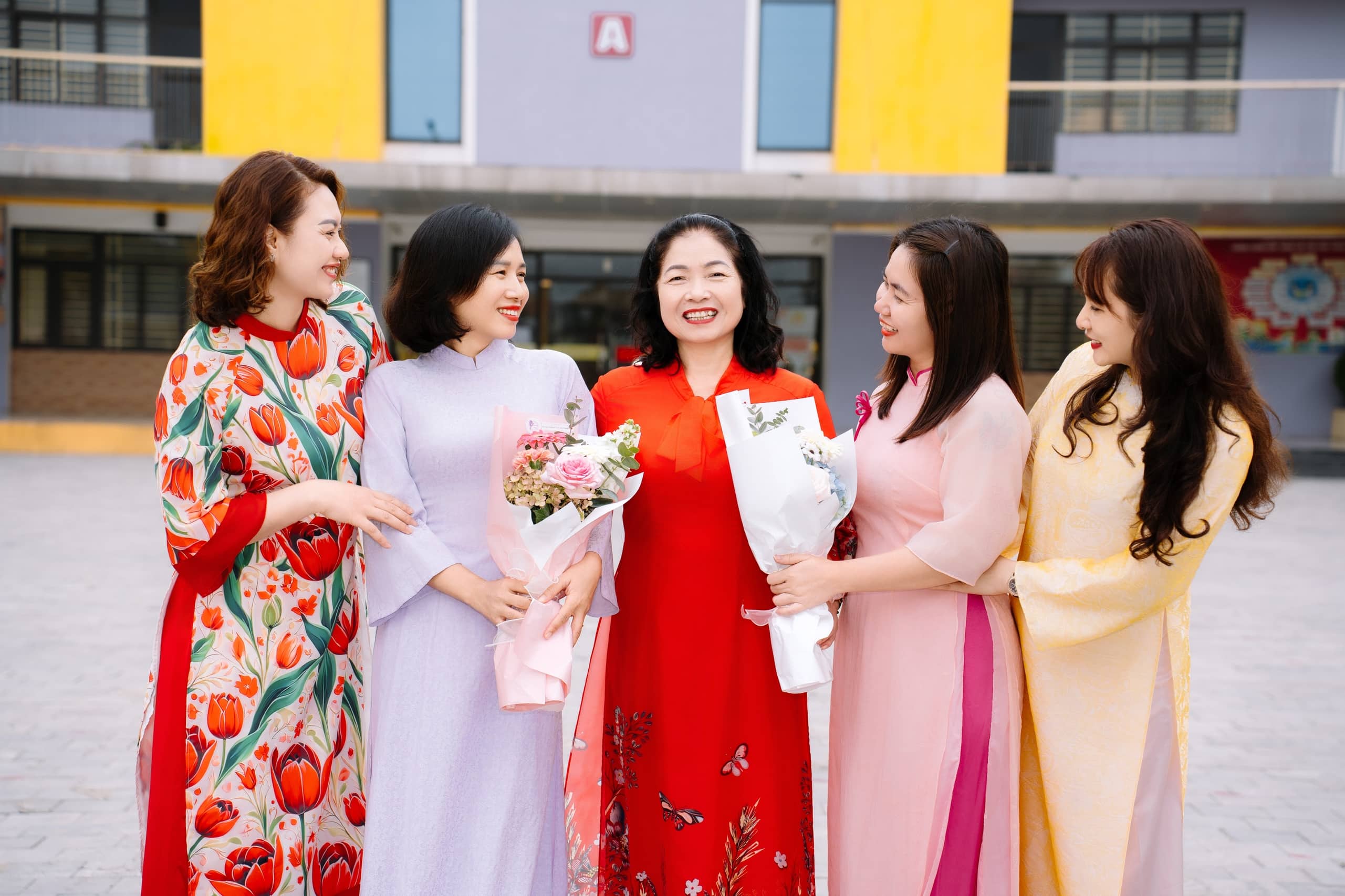 MỘT NỬA THẾ GIỚI YÊU THƯƠNG